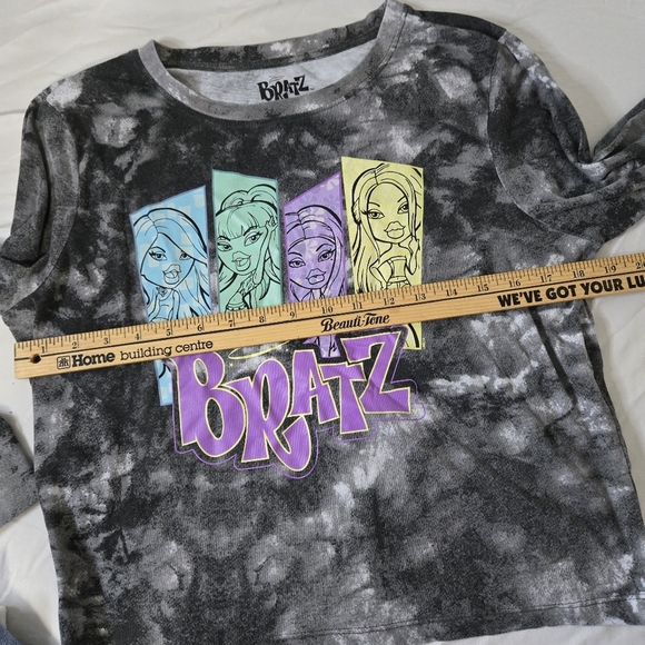Bratz Girls Large Graphic Long Sleeve Shirt - Picture 7 of 8